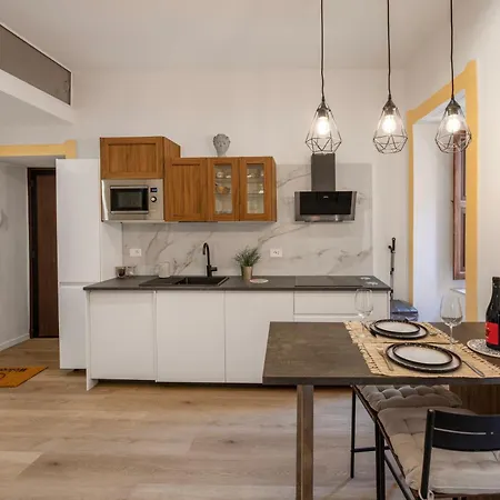 Artemis Moon - Ortigia Lovely * سيراكوزا